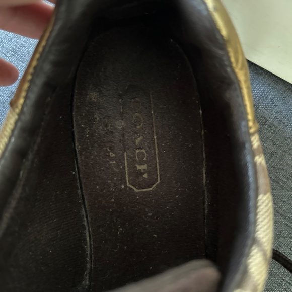 Coach Women’s Katelyn Monogram sneakers in a size 6M - Picture 7 of 10